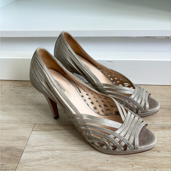 Authentic Prada gray Leather Strappy Open Toe Platform Pumps Size 37.5 - Picture 2 of 9